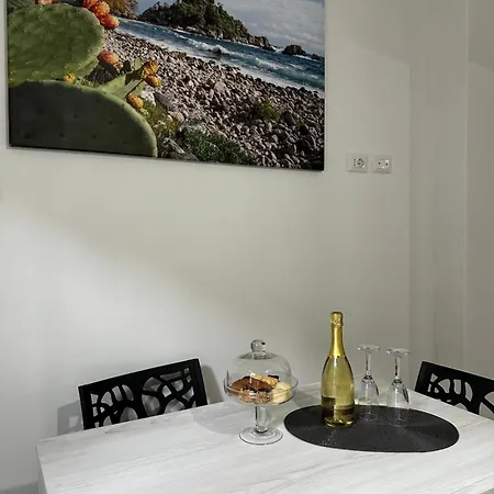 Taormina Beach Apartment